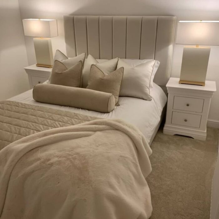 Amelia Bed