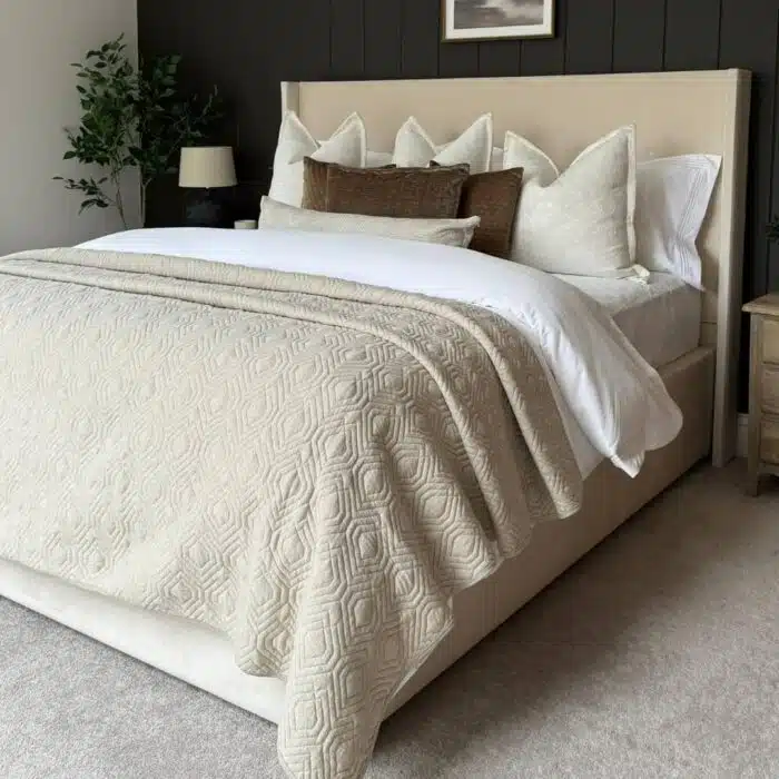 Cariad Bed