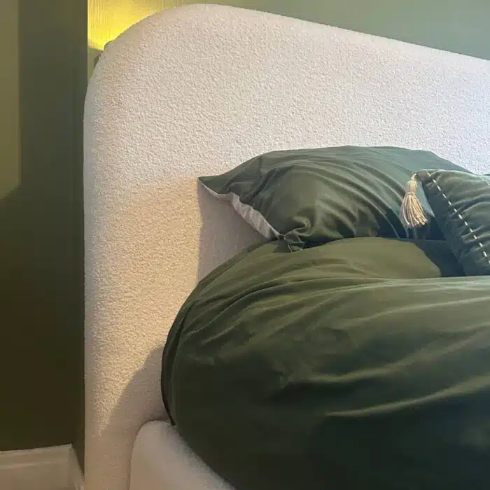 Robyn Bed