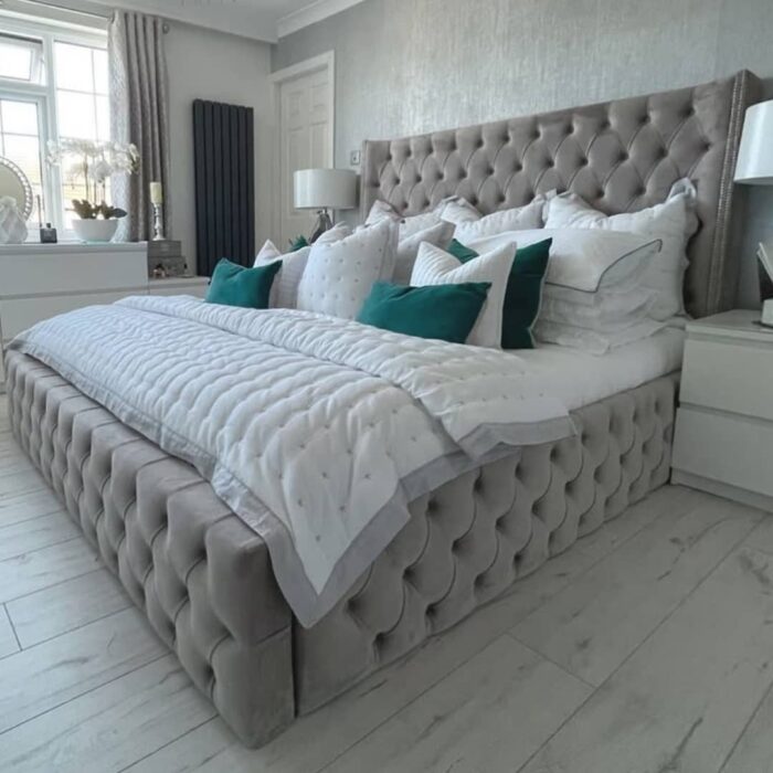 Roselyn Bed