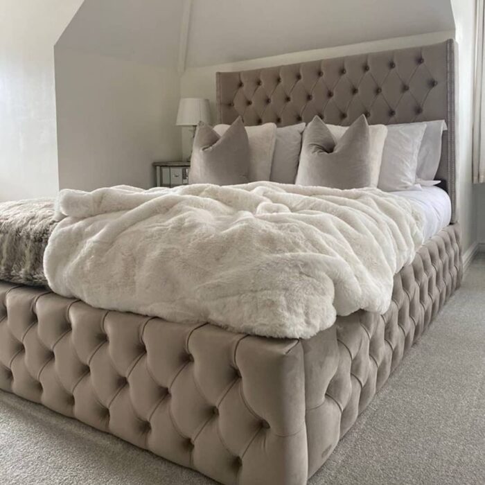 Roselyn Bed