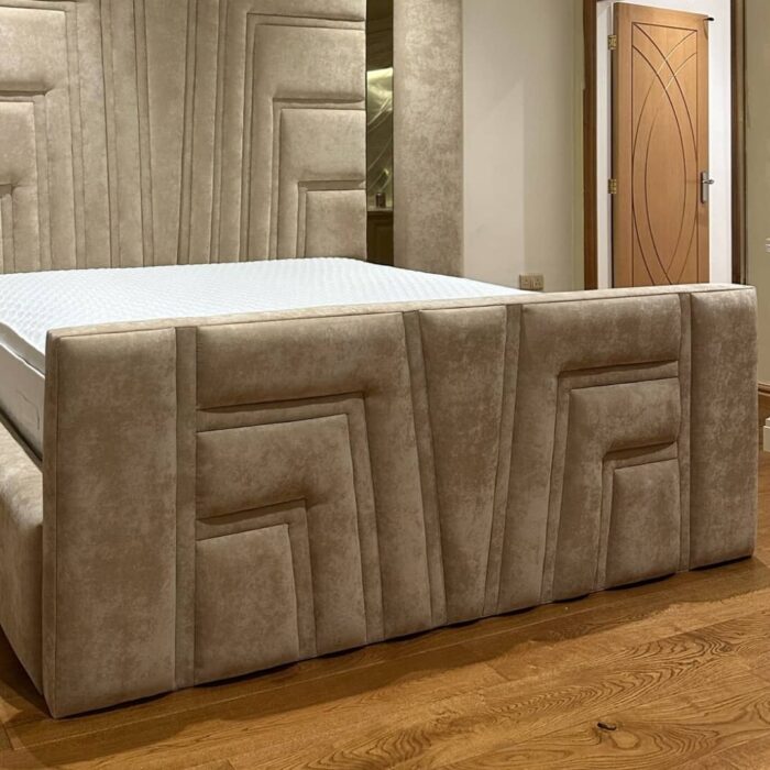 Sono Glass Bed