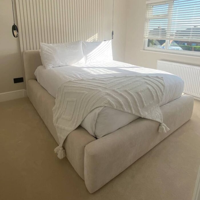 Alwyn Bed