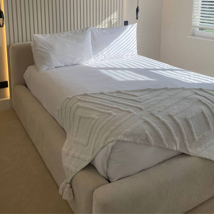 Alwyn Bed