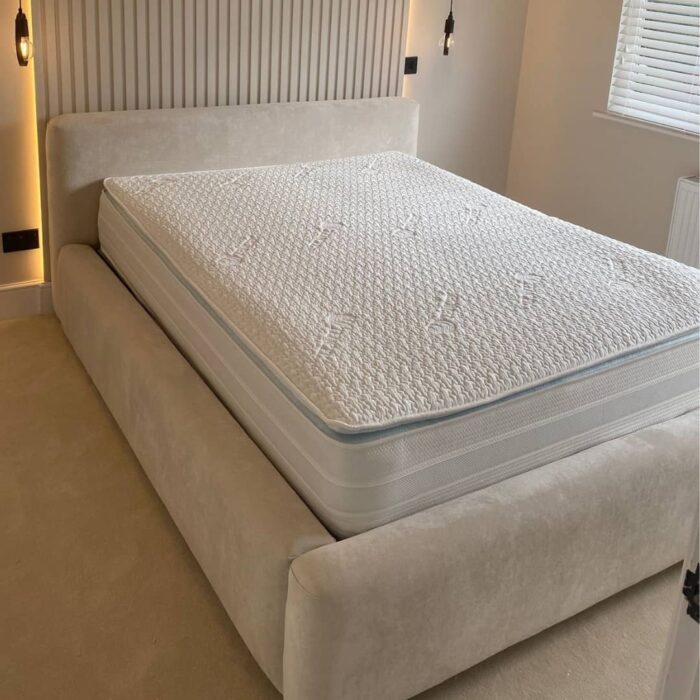 Alwyn Bed