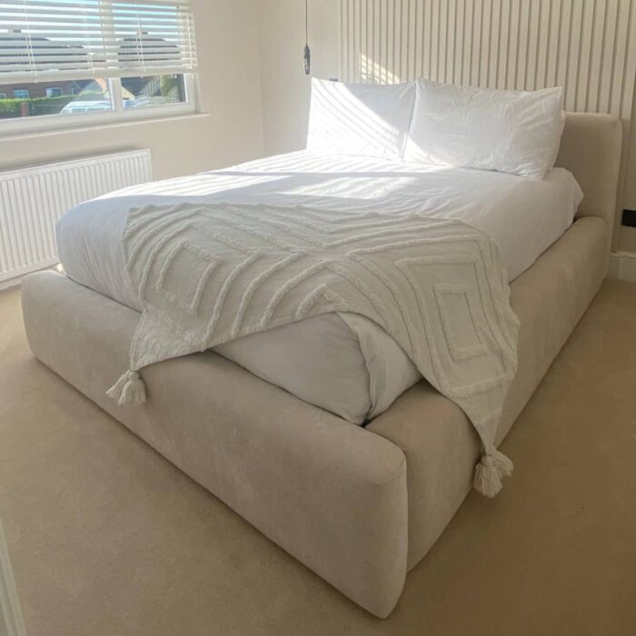 Alwyn Bed